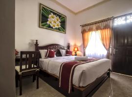 Frangipani Homestay: Nusa Dua şehrinde bir otel