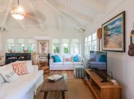 Sunshine Cottage just steps to Kailua beach