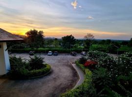 ศูนย์อบรม Greatland Glamping Khao Yai Resort，Ban Tha Chang的便宜飯店