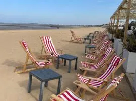 Acadie Saint Victor - Hôtel restaurant -Face mer- Châtelaillon plage