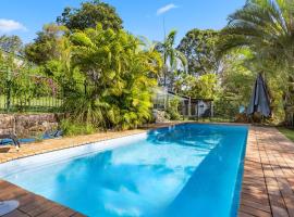 Stylish Home in Fig Tree Pocket near Lone Pine, családi szálloda Brisbane-ben