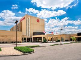 Sheraton Toronto Airport Hotel & Conference Centre, hotel poblíž Mezinárodní letiště Toronto Pearson - YYZ, Toronto