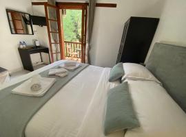 GaliniCafe22-suites – hotel w mieście Kakopetria