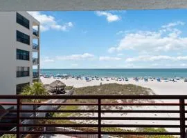 Luxury Direct Beachfront Views - Crimson #201