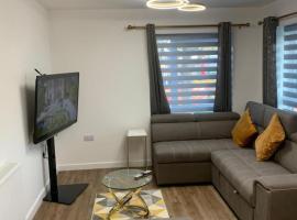 Brand New Vintage 2 Bed Flat No Parties No Events, aluguel de temporada em West Thurrock