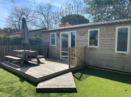 Cottage Essentiel 30m2 - Camping Les Ecureuils, hotel a Arès