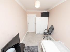Newly refurbished apartment, alquiler temporario en Elmers End