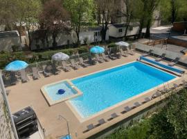 Les rives d'Auzon, campismo de luxo em Lavilledieu