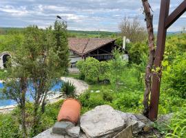 Комплекс за гости Малки Воден, hotel com piscina em Malki Voden