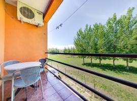 Pristan Apartments, hotel i Dodoši