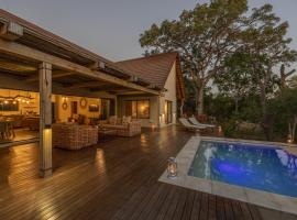 Ukanyi Luxury Villa – hotel z basenem w mieście Kapama Private Game Reserve
