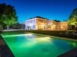 Les Chambres Romantiques - JACUZZI Privatif, Domaine Aixois d'exception, casa de hóspedes em Aix-en-Provence