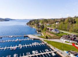 Leilighet ved sjøen med strand, hotell i nærheten av Fjordline Fergeterminal Langesund i Porsgrunn