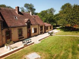 Les gites de la maison lierue, hotel en Thiron-Gardais