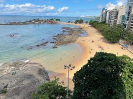 Apto maravilhoso a 200m da Praia das Castanheiras, hotel with parking in Guarapari