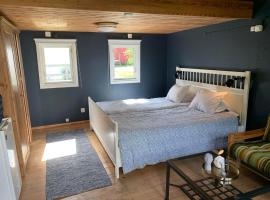 The Blue Cabin, vacation rental in Tyfta