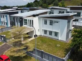Desaru Spacious 36pax Bungalow with Netflix near Beach