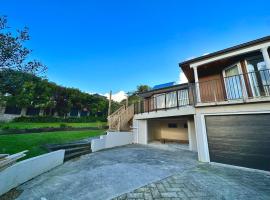 Elegant House in East Auckland, seoska kuća u gradu Okland