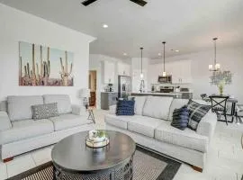 Modern Work/Relax - Private Hottub & Firepit