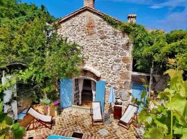 Dobrinj में, होटल Festina Lente Heritage Villa Krk - Heated pool