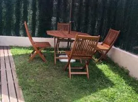 El Gurugú, bajo con jardin a 200m de la playa de Barro