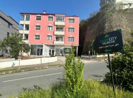 green city yalıncak, hotel with parking in Cimenli