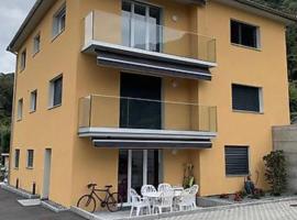 Appartamento 3.5 Camorino-Vigana, hotel dengan parkir di Camorino