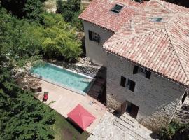 Moulin Bas, Prés de la Rivière, hotell med parkering i Carnac-Rouffiac