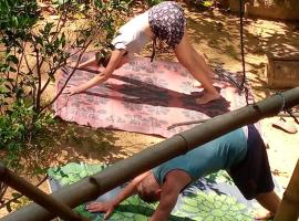 Rainbow Hostel، فندق في إيلا