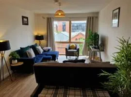 Modern apartment, sleeps 6, Belfast city centre