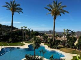 Ruim appartement, zonnig terras, Alhaurin Golf!, хотел с басейни в Аляурин ел Гранде