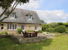 Longère de charme à 3 kilomètres de la mer: Bénodet şehrinde bir otel