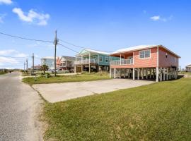 Coral Breeze by ALBVR - Pet Friendly 3BR, 2BA Beach House - Just Steps to the Beach, holiday rental in Fort Morgan