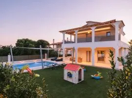 Villa Diamond in Lagonissi with pool & garden