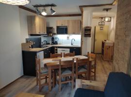 Appartement VALFRÉJUS pied des pistes 4-6 personnes Chalet Thabor โรงแรมในโมดาน