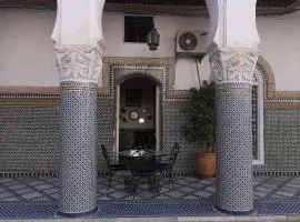Studio avec piscine et parking prive