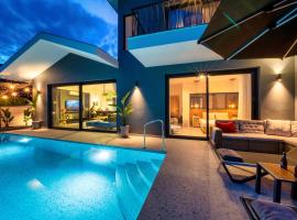 Villa Oxy Private Pools & Seaview & Heated Indoor Pool, cabaña o casa de campo en Göcek