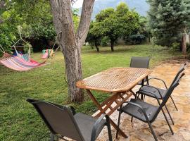 The Country House in Amarynthos, hotel with parking in Yimnón