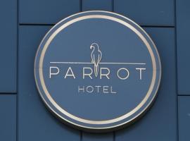 Hotel Parrot, hotel in Raszyn