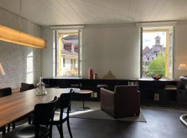 Altstadthaus - neu renoviert, barrierefrei: Murten şehrinde bir otel