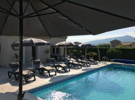 Villa Jamy Roaix avec piscine, budget hotel sa Roaix