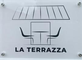 La Terrazza, מלון עם חניה בסן ג'יובאני ואלדרנו
