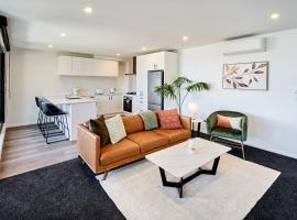 Brand New with Ocean Views, hytte i Wellington