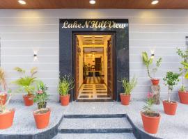 Hotel Lake N Hill View, ξενοδοχείο τριών αστέρων στο Ουνταϊπούρ