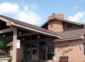 Charles Wesley Motor Lodge Downtown Broken Bow- Hochatown, hotel in Broken Bow