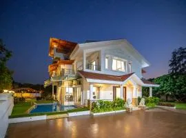 Casa Serenity by StayVista - Relax with a pool, lawn, and inviting jacuzzi