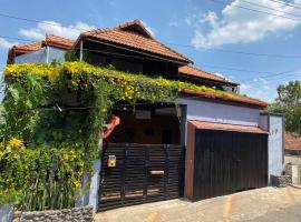 Coorg North Breeze Homestay, guest house in Madikeri