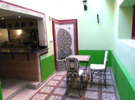 Shared apartment-Appartement en colocation tout confort centre ville, vandrarhem i Marrakech