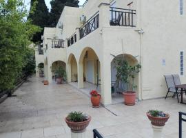 Villa Mandarin Grove Alyanoe, càmping resort a Fodele