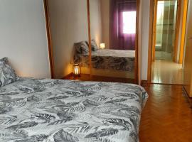 A place to rest and enjoy, hotel near Cova da Piedade Light Rail, Piedade